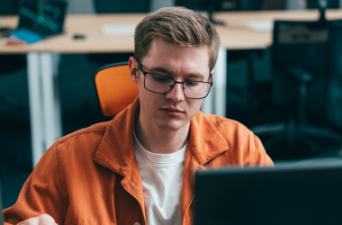 Молоді пропонують 100 грантів на навчання в «Українській ІТ-Сотні»