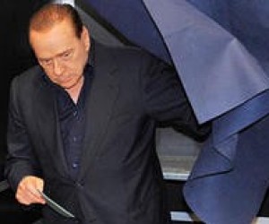 Європа: Берлусконі став об'єктом різкої критики через реформу в системі освіти