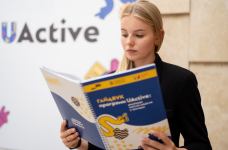 Педагогам пропонують посібник про освітні ініціативи в громадах