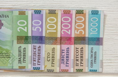 Яке Ваше ставлення до виплати «вчительської тисячі»?