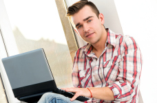 Явка вступників на єдиний вступний іспит продовжує знижуватись