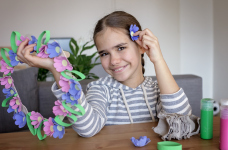 Весняний декор: шаблони малюнків для оформлення вікон, дверей, дошки