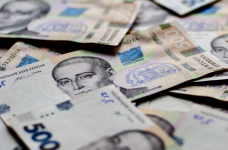 Заробітна плата в освітній сфері є однією з найнижчих в країні