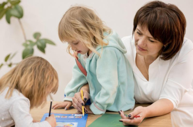 Уряд не буде підвищувати зарплати вихователям дитсадків