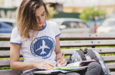 Український мерч для освіти: як брендовані речі створюють атмосферу єдності