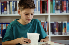 Учні за кордоном зможуть зареєстуватись для вивчення українознавчих предметів