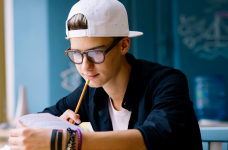 Вступникам із прифронтових територій збільшено суми грантів