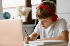 В Україні не скасовуватимуть дистанційну форму навчання