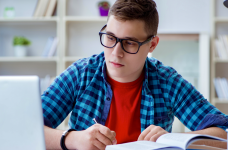 Усі 17-річні вступники мають стати на військовий облік до 31 липня