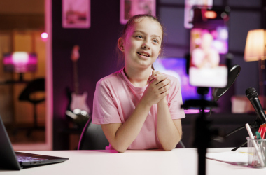 В Україні запускають курс із блогерства для підлітків з інвалідністю