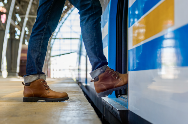 Уряд дозволив виїзд за кордон чоловікам віком від 18 до 22 років