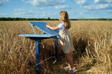 Чому кожен третій школяр в Україні має порушення постави і як цього уникнути