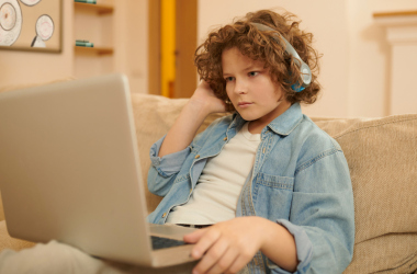 Як захистити ментальне здоров’я дітей у світі постійних сповіщень