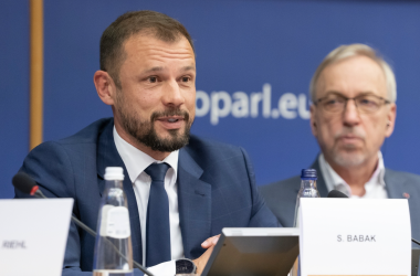 Бюджетний комітет ВР розгляне правки про підвищення зарплати вчителів