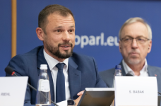 Бюджетний комітет ВР розгляне правки про підвищення зарплати вчителів