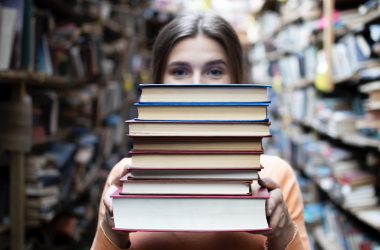 Майже 70 тисяч підручників для 8 класів досі не доставлені до шкіл