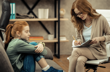 Майже всі батьки вважають, що дітям потрібна психологічна допомога