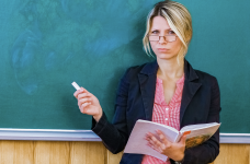 Освітяни заробляють найменше з усіх в Україні