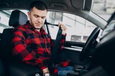 Як обрати автошколу в Києві: розширений чек-лист для батьків підлітків