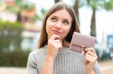 Чи здатна держава забезпечити «три мінімальні» зарплати вчителям?