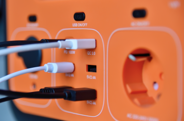 Вибираємо зарядну станцію: як розібратись з характеристиками та як обрати станцію під свої потреби?