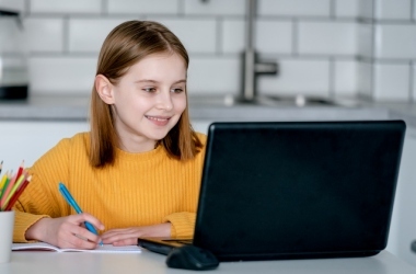 Школярі та штучний інтелект: що важливо вивчати в цифрову еру