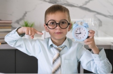 Вчимо дитину визначати час на годиннику