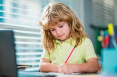 На допомогу вчителю: велика колекція диктантів для учнів 3 класу