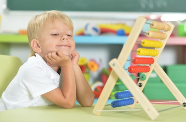 Чекліст для батьків: що запитати і перевірити перед підписанням договору з приватною школою у Києві