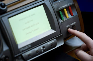 У ВР теж пропонують дозволити дев'ятикласникам закінчити свою школу