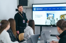 Українські коледжі і школи отримали понад 7 тисяч гаджетів
